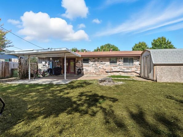 2604  Burning Tree Lane , Irving Texas 75062