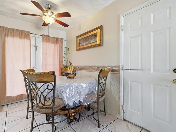 2604  Burning Tree Lane , Irving Texas 75062