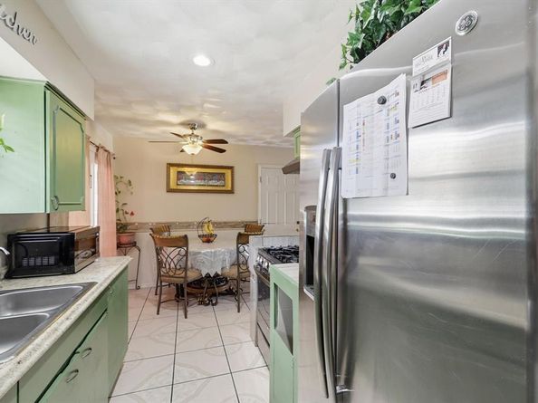 2604  Burning Tree Lane , Irving Texas 75062