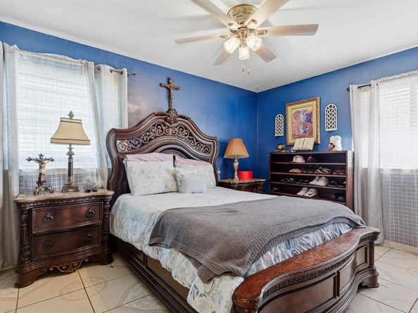 2604  Burning Tree Lane , Irving Texas 75062