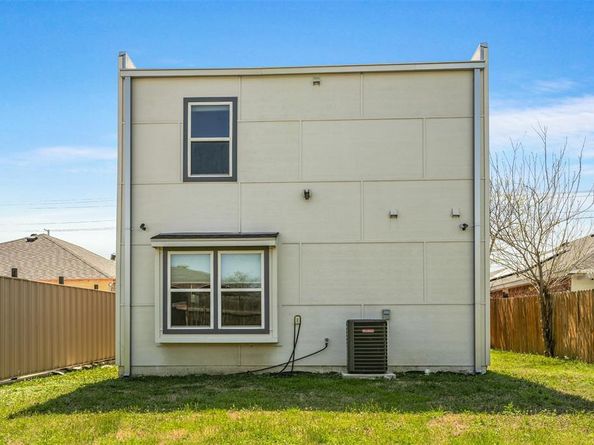 3725  Toronto Street , Dallas Texas 75212