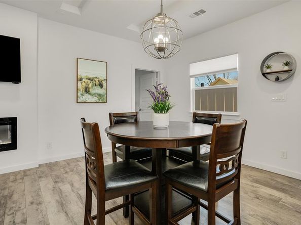 3725  Toronto Street , Dallas Texas 75212