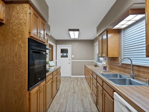 515  Buffalo Drive , Arlington Texas 76013