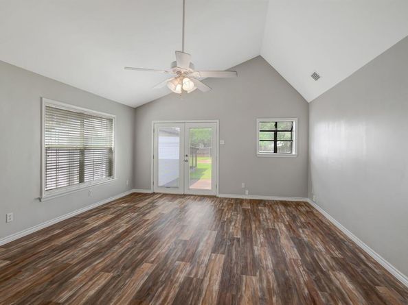 313 W 7th Street , Irving Texas 75060