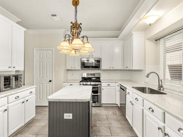 7121  Raintree Way , Denton Texas 76210