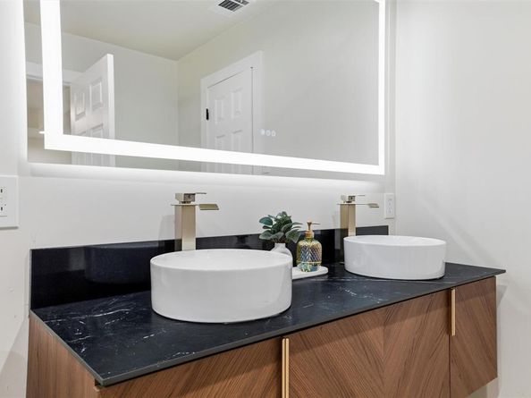 6010  Rock Garden Trail , Dallas Texas 75232