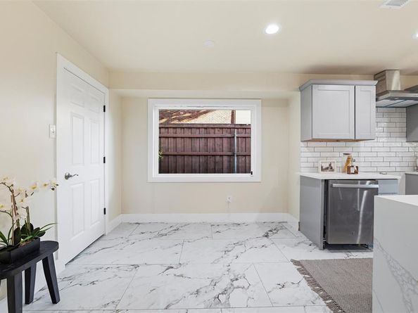 6010  Rock Garden Trail , Dallas Texas 75232