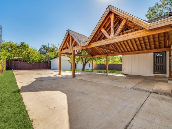 3416  Pruitt Avenue , Dallas Texas 75227