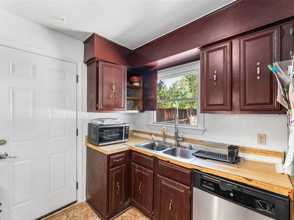 3013  Emmett Street , Dallas Texas 75211