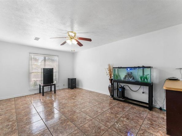 3013  Emmett Street , Dallas Texas 75211