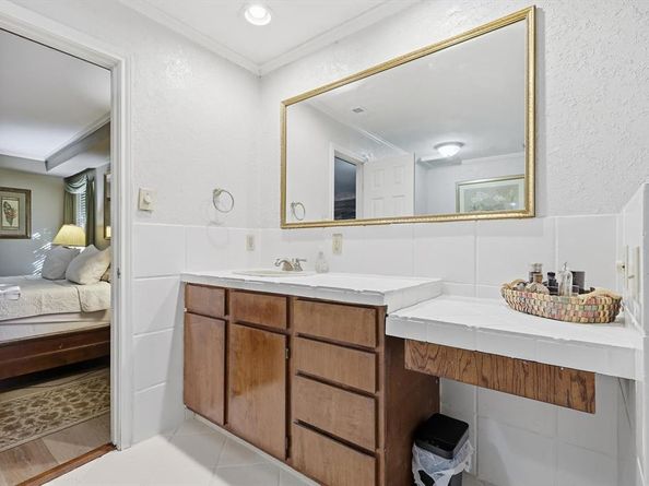 4208  Bretton Bay Circle , Dallas Texas 75287