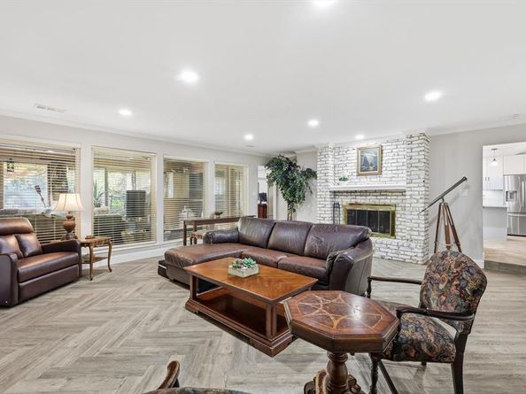 4208  Bretton Bay Circle , Dallas Texas 75287