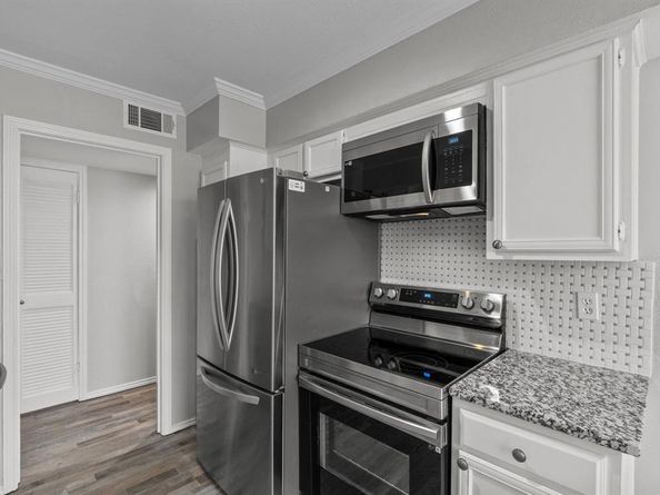 5726  Marvin Loving Drive  224, Garland Texas 75043