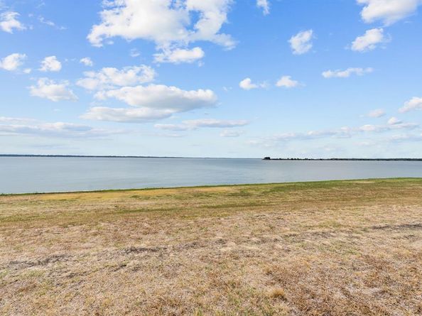 5726  Marvin Loving Drive  224, Garland Texas 75043