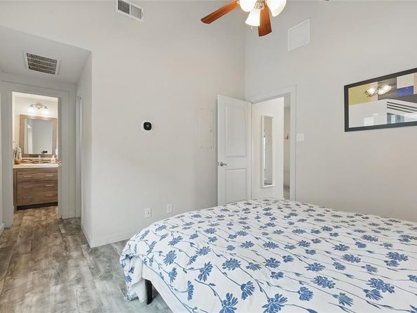 5963  Ross Avenue  202, Dallas Texas 75206