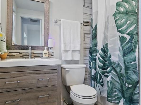 5963  Ross Avenue  202, Dallas Texas 75206