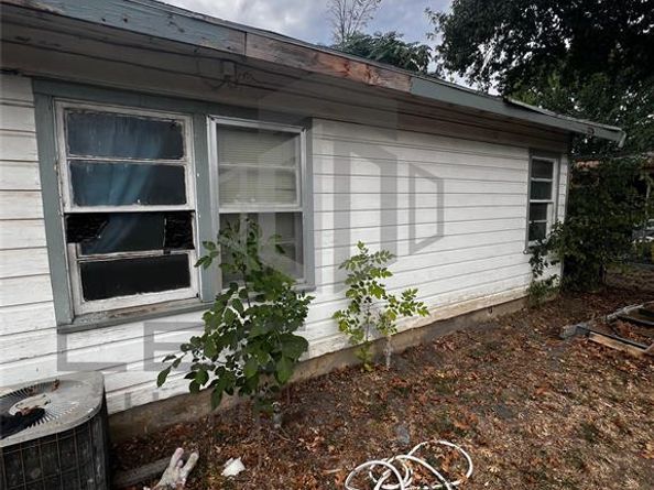 2662  Greenhurst Drive , Farmers Branch Texas 75234