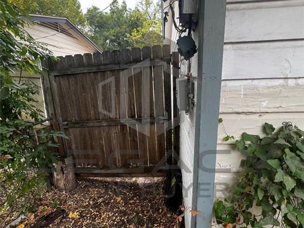 2662  Greenhurst Drive , Farmers Branch Texas 75234