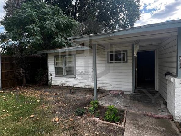 2662  Greenhurst Drive , Farmers Branch Texas 75234