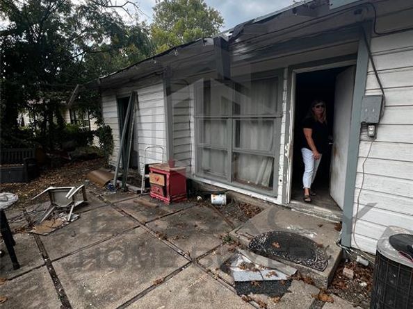 2662  Greenhurst Drive , Farmers Branch Texas 75234