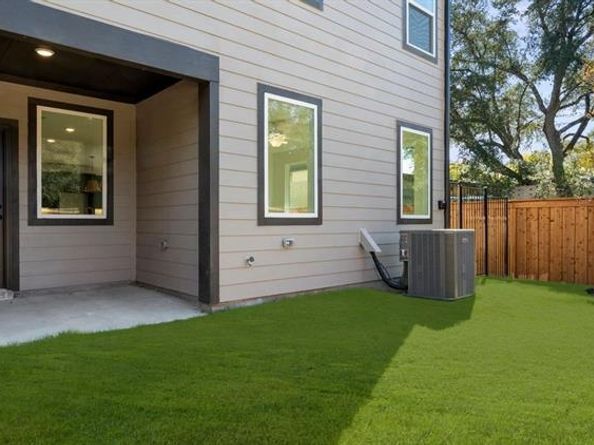 2637  Lost Maples Lane , Dallas Texas 75228