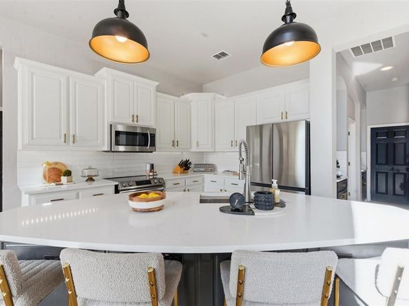 2537  Clearlake Drive , Grand Prairie Texas 75054