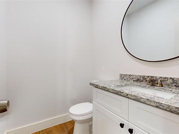 1615  Poplar Street , Dallas Texas 75215