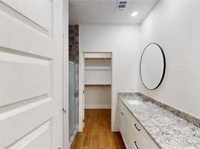 1615  Poplar Street , Dallas Texas 75215