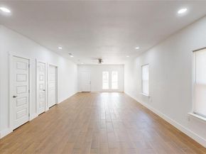 1615  Poplar Street , Dallas Texas 75215