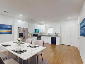 1615  Poplar Street , Dallas Texas 75215