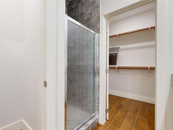 1615  Poplar Street , Dallas Texas 75215