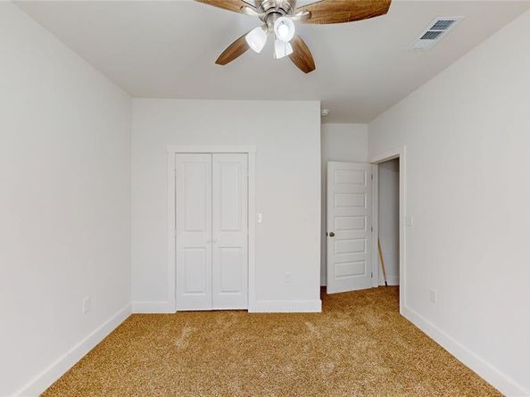 1615  Poplar Street , Dallas Texas 75215