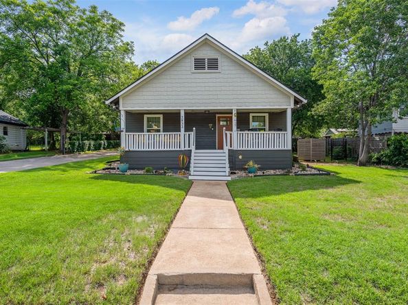 2832  Forest Avenue , Fort Worth Texas 76112