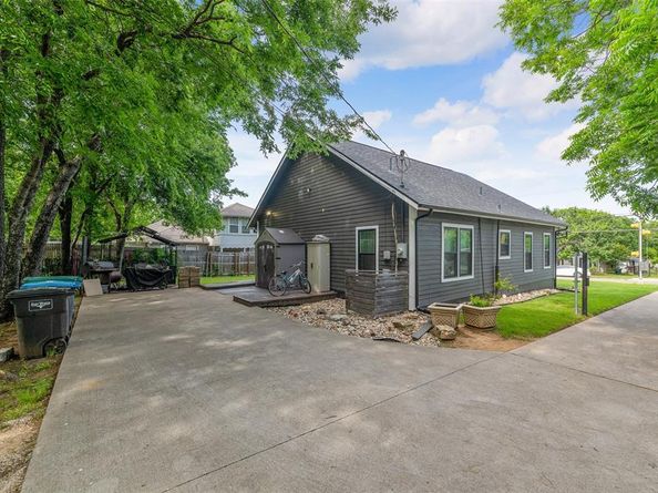 2832  Forest Avenue , Fort Worth Texas 76112