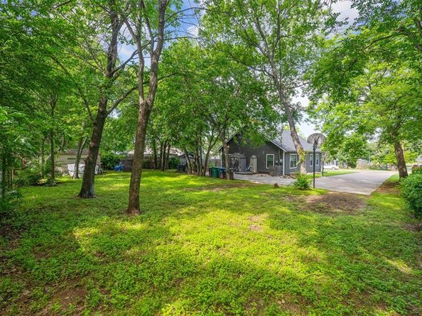 2832  Forest Avenue , Fort Worth Texas 76112