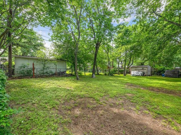 2832  Forest Avenue , Fort Worth Texas 76112