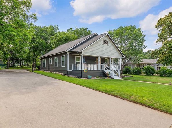 2832  Forest Avenue , Fort Worth Texas 76112