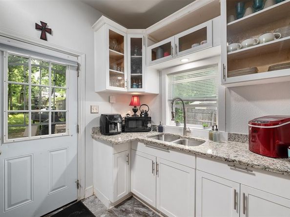 2832  Forest Avenue , Fort Worth Texas 76112