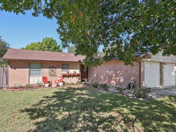 8631  Charing Cross Lane , Dallas Texas 75238