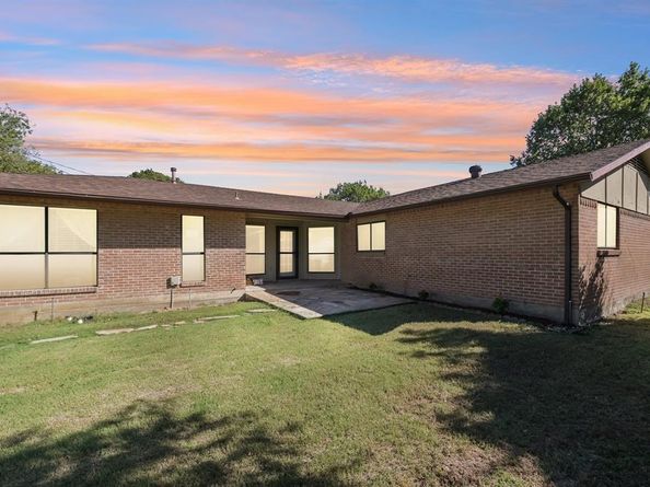 8631  Charing Cross Lane , Dallas Texas 75238