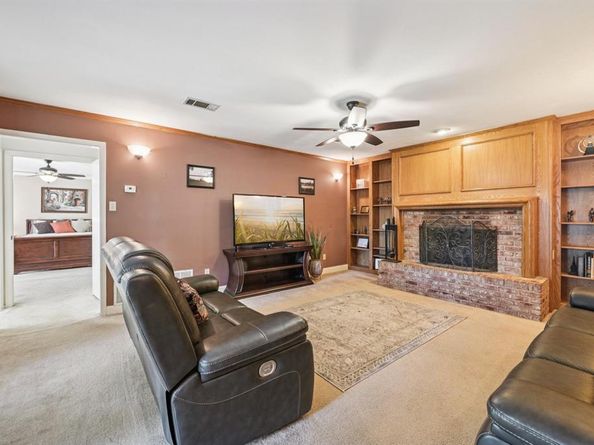 8631  Charing Cross Lane , Dallas Texas 75238