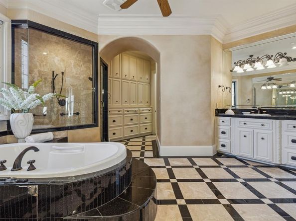 6416  Dykes Way , Dallas Texas 75230