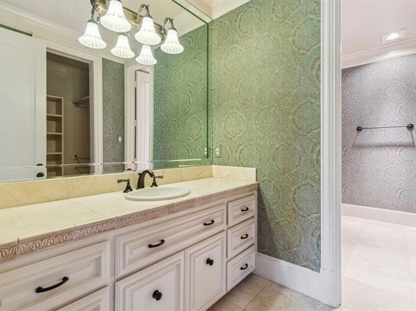 6416  Dykes Way , Dallas Texas 75230