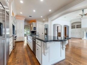 6416  Dykes Way , Dallas Texas 75230