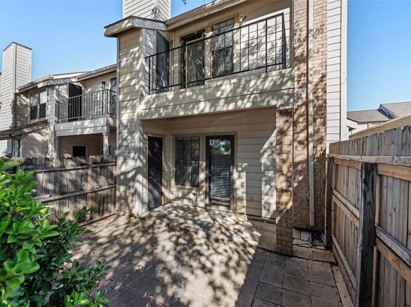 3635  Garden Brook Drive  20100, Farmers Branch Texas 75234