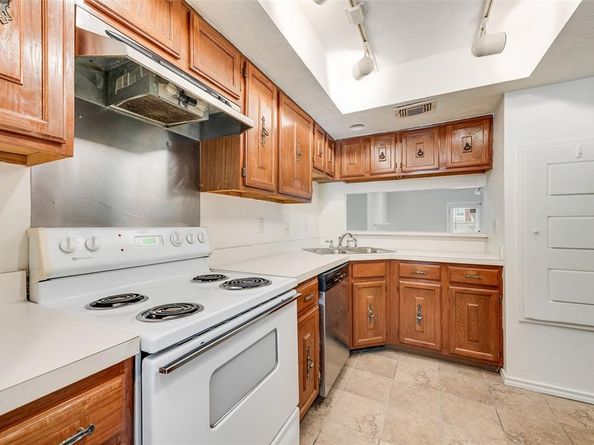 3635  Garden Brook Drive  20100, Farmers Branch Texas 75234