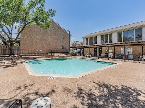 3635  Garden Brook Drive  20100, Farmers Branch Texas 75234