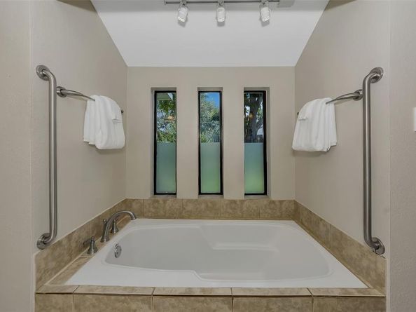 4020  Flintridge Drive , Irving Texas 75038