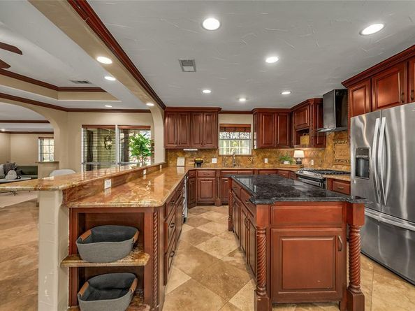 330 N Brighton Avenue , Dallas Texas 75208