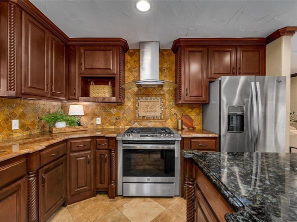 330 N Brighton Avenue , Dallas Texas 75208